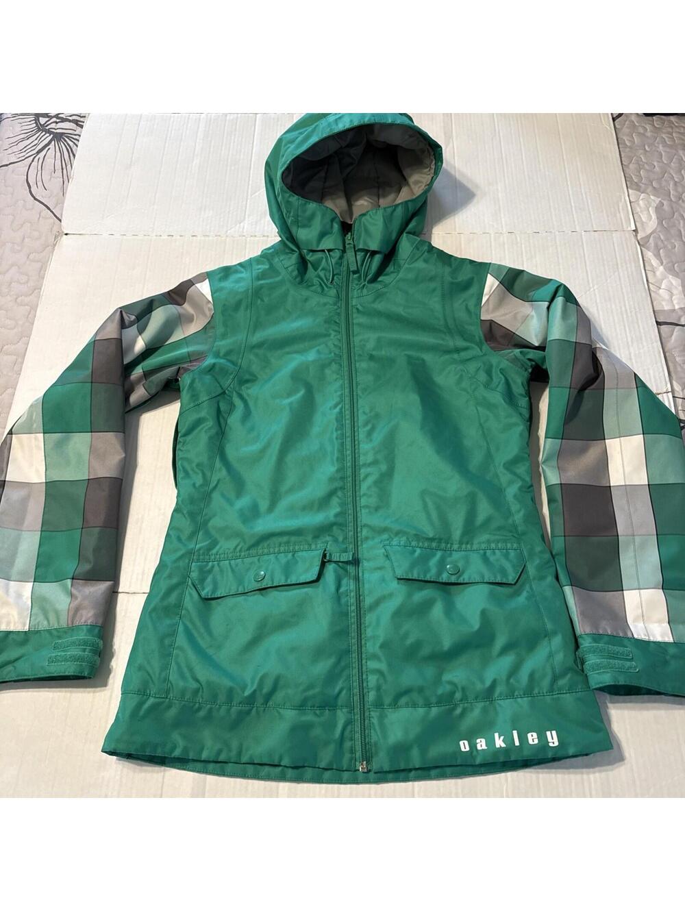 OAKLEY Women’s Hooded Snowboarding jacket Extra Small Loose Fit Emerald Green